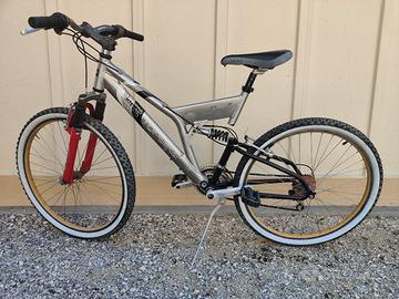 Mountain bike 26 biammortizzata
