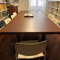Studio legale vende ampio  tavolo da riunione