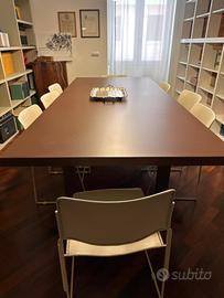 Studio legale vende ampio  tavolo da riunione