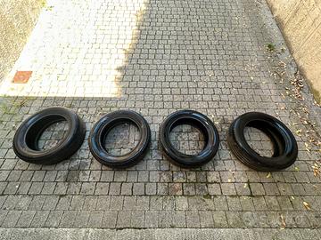 Gomme auto 215/60 R17