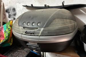 Bauletto givi v46 con staffa