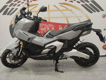 HONDA X-ADV 750 Grigio Finanza 2025 Km 1090