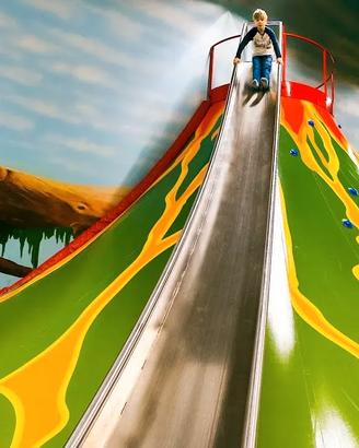 Gioco Playground Vulcano per Bambini con Scivolo