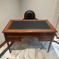 Scrivania  in radica