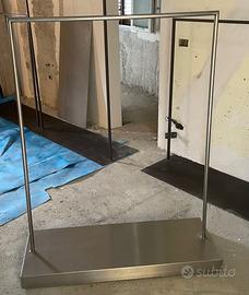 Stand acciaio abbigliamento