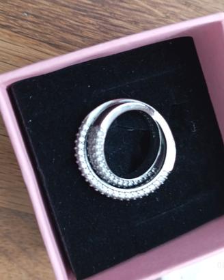 Pandora anello pavé fascia intrecciata
