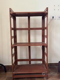 Scaffale in legno