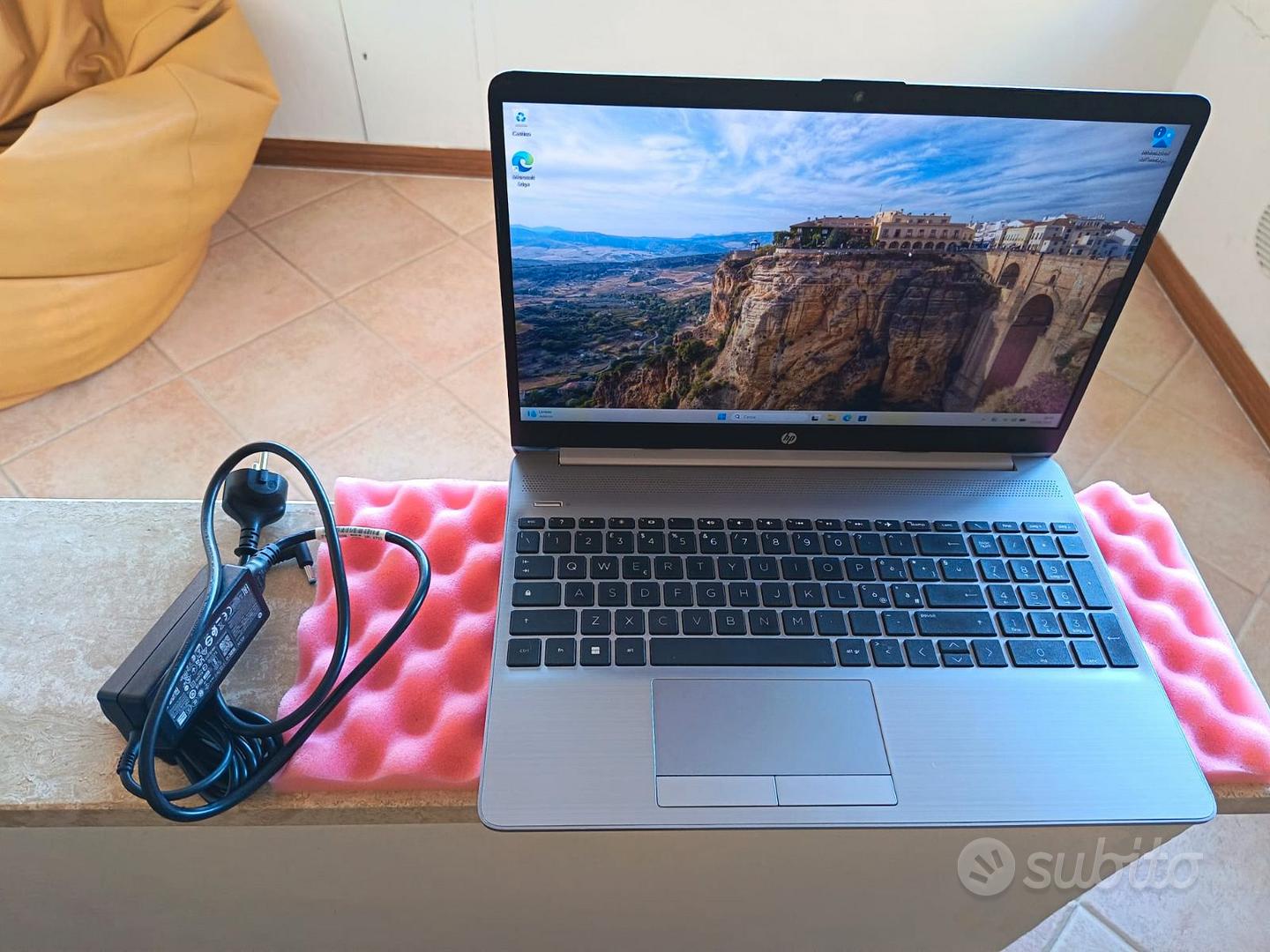HP 250 G8 15,6 FHD 4-core i3-11gen 8/256GB Samsung