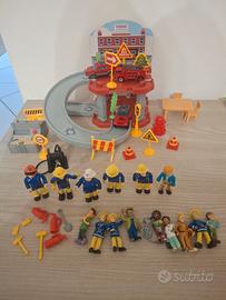 Stazione garage pompieri e personaggi Sam pompiere