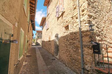 RUSTICO A GARGNANO