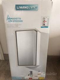 Armadietto con specchio