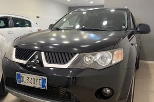 Mitsubishi Outlander 2.0 DI-D Instyle 7 p.ti DPF