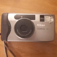 Macchina fotografica a pellicola Nikon 