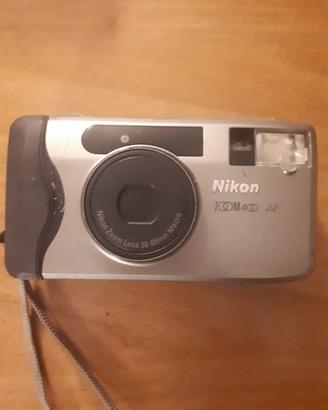 Macchina fotografica a pellicola Nikon 