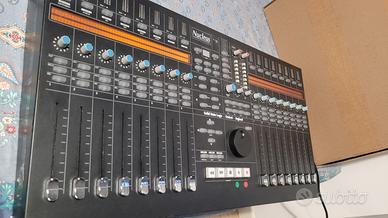 DUE Solid State Logic Nucleus daw mixer 16 fader