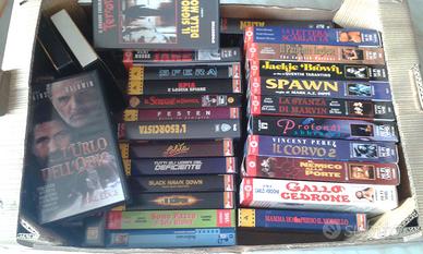 450 Videocassette VHS Varie Film fino al 2002