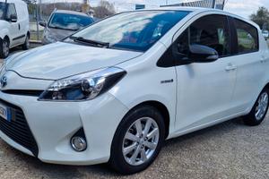 Toyota Yaris 1.5 Hybrid 5 porte Lounge 55KW NEOPAT