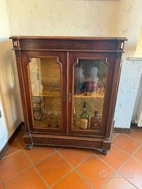 Piccola vetrinetta dell’800