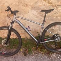 MTB Explore 520-grigio rosso