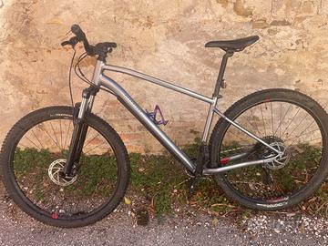 MTB Explore 520-grigio rosso