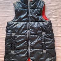 Diversi capi di abbigliamento. 1 Okaïdi, 3 Benetto