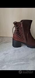 Scarpe stivaletti