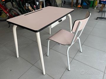 Scrivania e sedia rosa Les Gambettes Romy 6-12anni