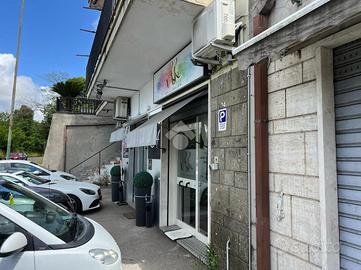 NEGOZIO A CASTEL GANDOLFO