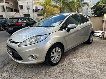 Ford Fiesta 1.4 TDCi 70CV 5 porte titanium