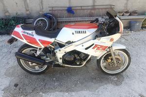 Yamaha. fzr Genesis 400 anno 1988