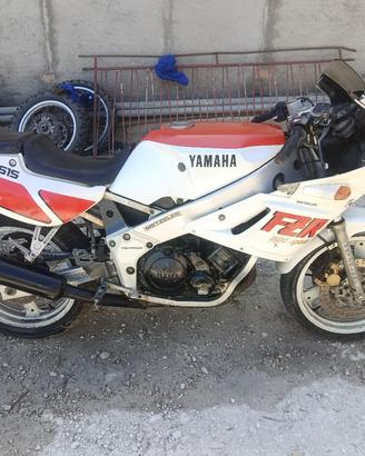 Yamaha. fzr Genesis 400 anno 1988