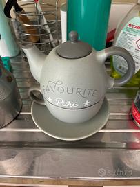 teiera e tazza caffe ancora nuova