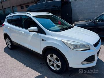 Ford Kuga 2.0 TDCI 140 CV 2WD Titanium