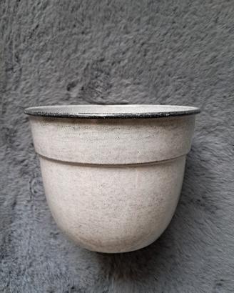 Vaso grigio sfumato stile minimal industrial