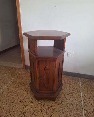 mobiletto esagonale in stile