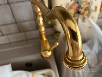 Fontane bagno più fontana cucina dorata