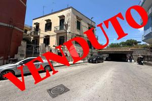 2 LOCALI A NAPOLI