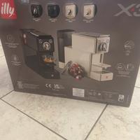 Macchina del caffe in cialde ILLY x-3