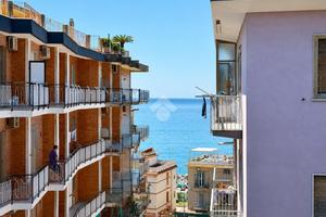 4 LOCALI A SALERNO