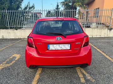 Toyota yaris 2015 hybrida