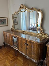 Elegante Sala da Pranzo d'Epoca Classica