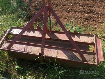 Rullo per appiattire terreno