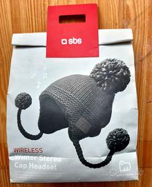 Cappello con auricolari wireless, trecce e pon pon