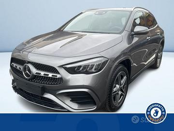 Mercedes-Benz GLA 250 E PLUG-IN HYBRID AUTOMA...