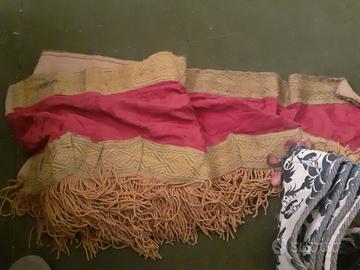 Tessuti, mantovane, galloni antichi