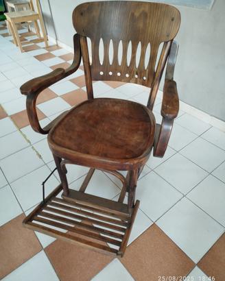 sedia barber vintage da restaurare