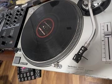 2 Technics SL-1200 MK2 + mixer + ricambi