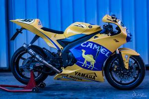 Yamaha R1 