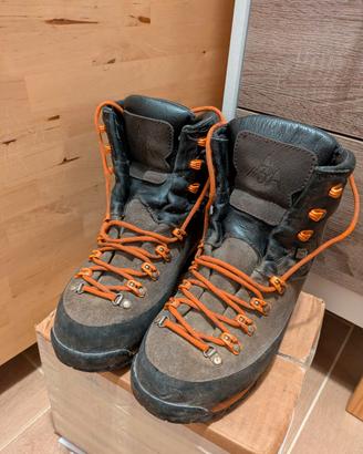 SCARPONE BOSCO 3A CORNO BIANCO 