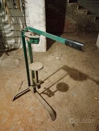 Tappatrice per tappi di sughero